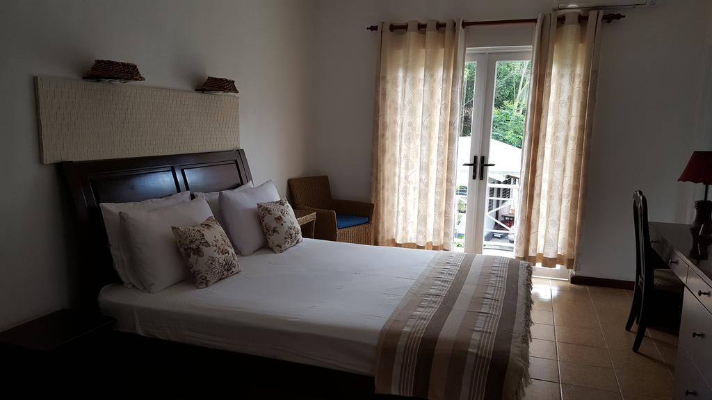 Villa Kayola - Self Catering Pointe La Rue Dış mekan fotoğraf