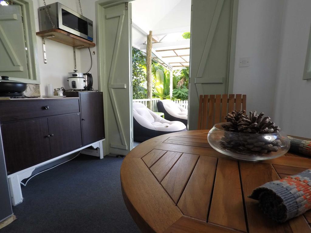 Villa Kayola - Self Catering Pointe La Rue Dış mekan fotoğraf